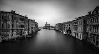 How to Improve Your Long-Exposure Photography With Photo Stacking
