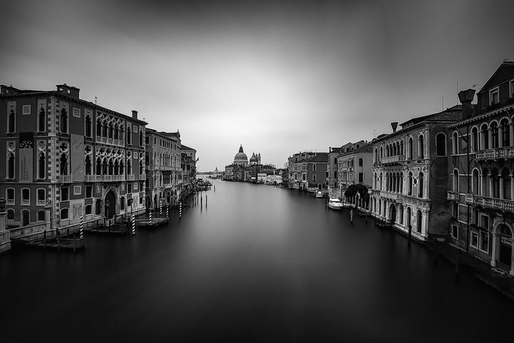 Long-exposure stacking